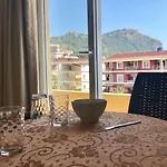 Ξενοδοχείο με διαμερίσματα Serendi 3*